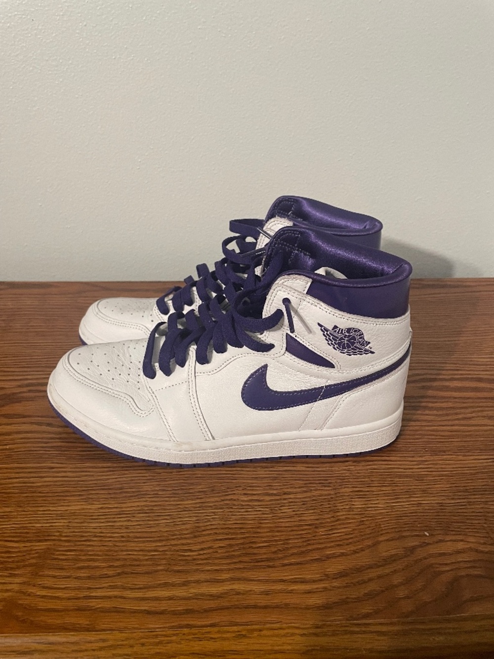 Women’s Nike HighTop Shoes Size 9